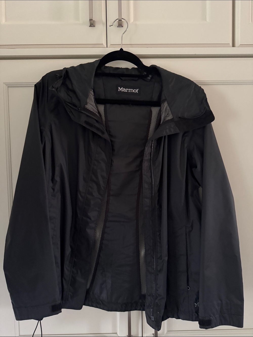 Marmot Women’s Black Hooded Rain Jacket